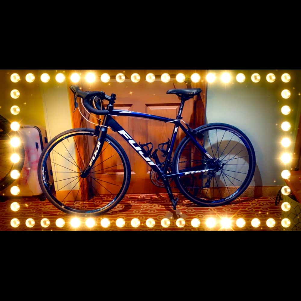 FUGITIVE MOUNTAIN RACING BIKE